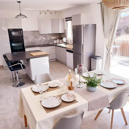 Villa La De 2 A 6 Personnes De Plein Pied Ideale Cures Teletravail Vacances, Arrivee Autonome Avec Boite A Cles Greoux-les-Bains